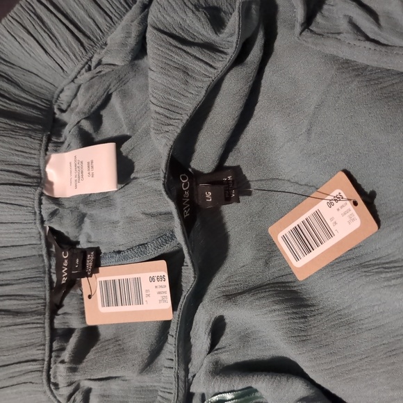 RW &co Two-Piece set - Picture 3 of 3